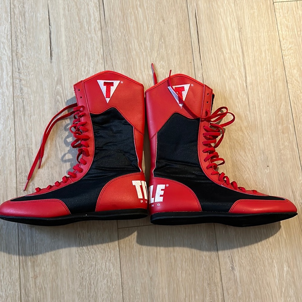 Boxing shoes